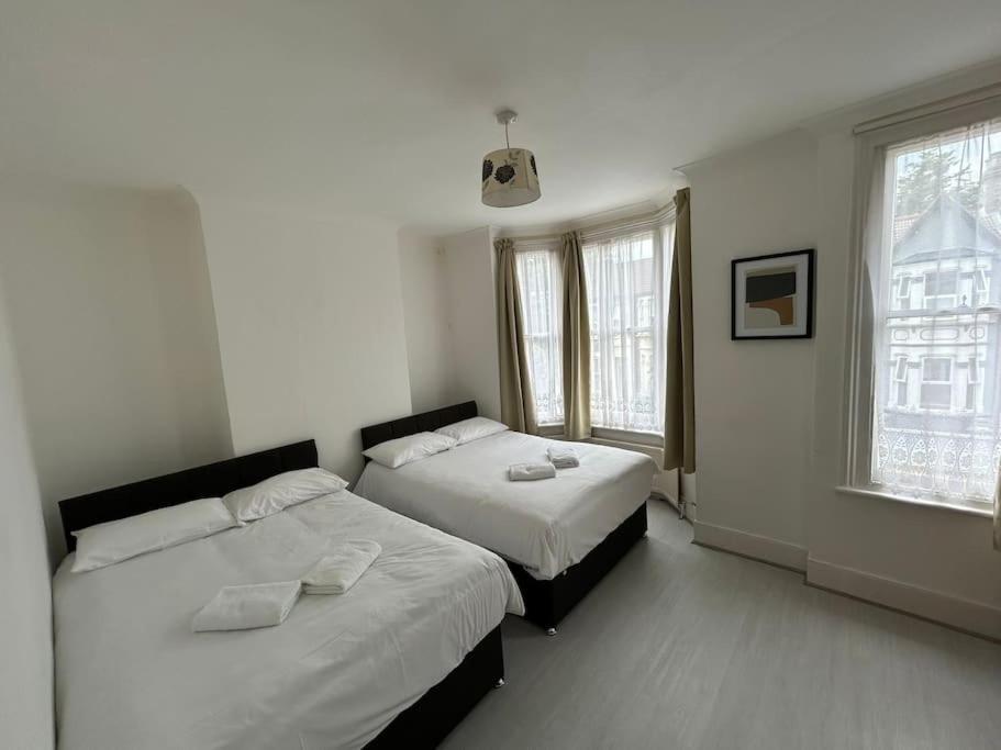 East London 2 Bedroom Flat 외부 사진